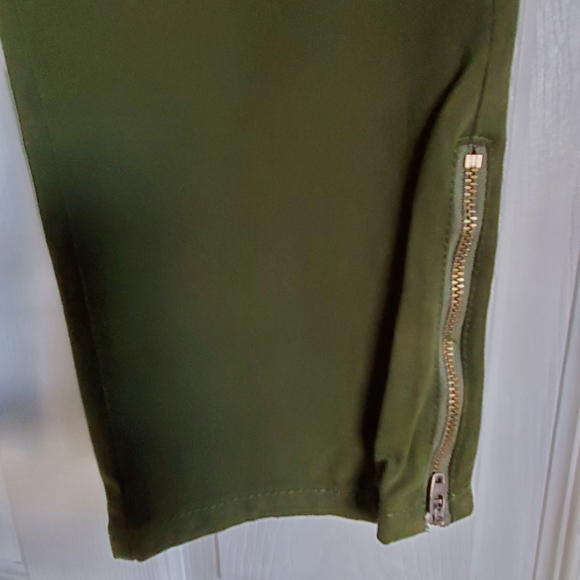 Karen Kane Green Capri Cropped Pants Ankle Zip Size 6 NWOT - Picture 6 of 13